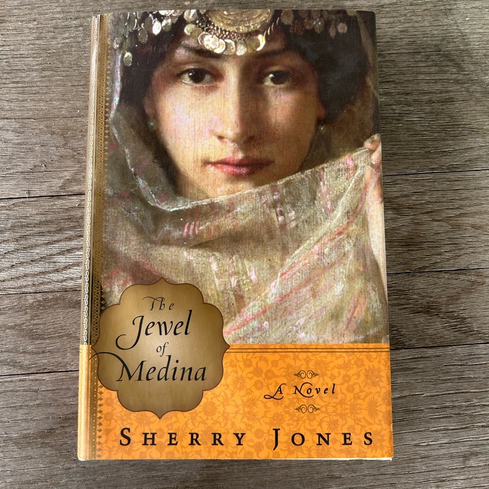 The Jewel of Medina,  a novel  by Sherry Jones book